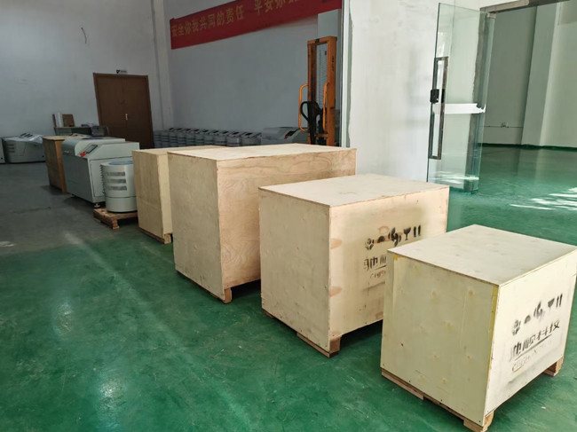 發(fā)往土耳其、加拿大行星式球磨機(jī)和全方位行星式球磨機(jī)